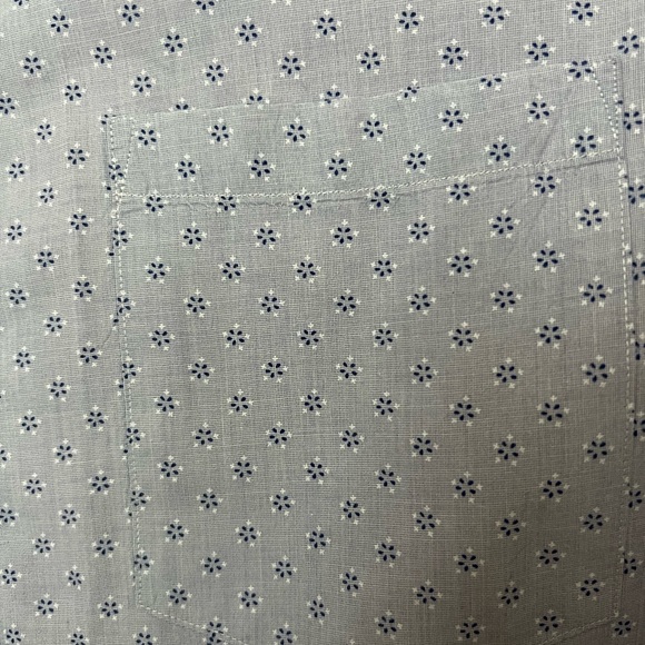 Lot of 4 Banana Republic button down men’s shirts - Picture 5 of 13